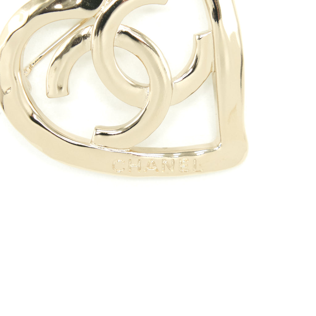 CHANEL 22C HEART WITH CC LOGO BROOCH LIGHT GOLD TONE