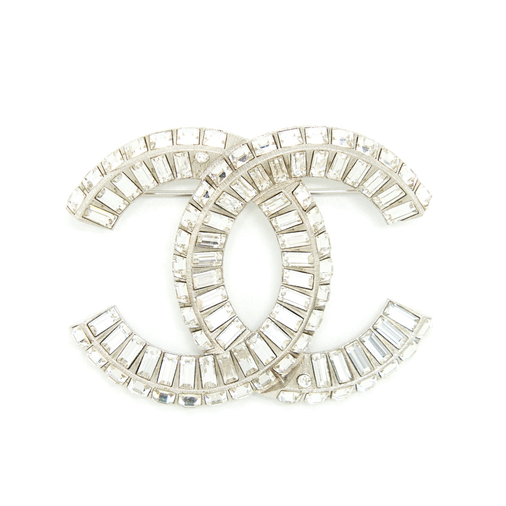CHANEL METAL AND STRESS BROOCH SILVER TONE