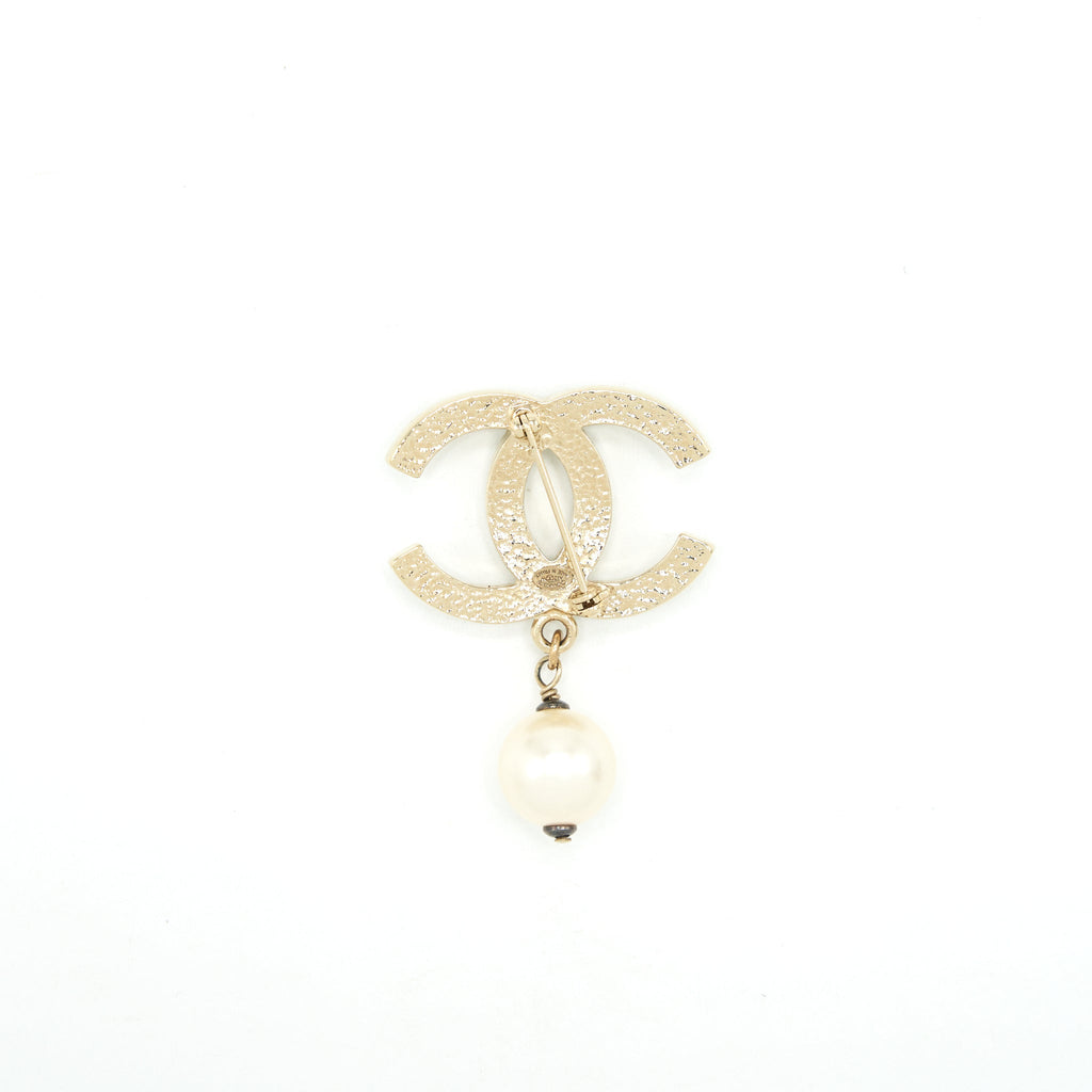 CHANEL PEARL CC LOGO WITH DROP PEARL BROOCH LGHW