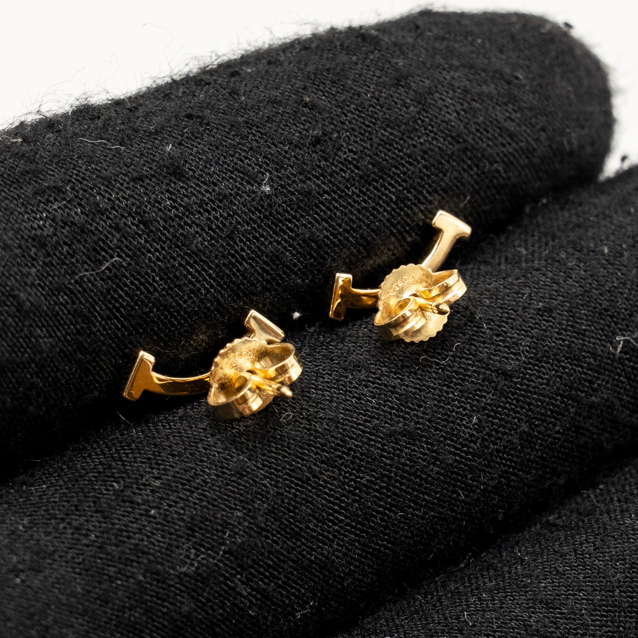 TIFFANY T SMILE EARRINGS YELLOW GOLD