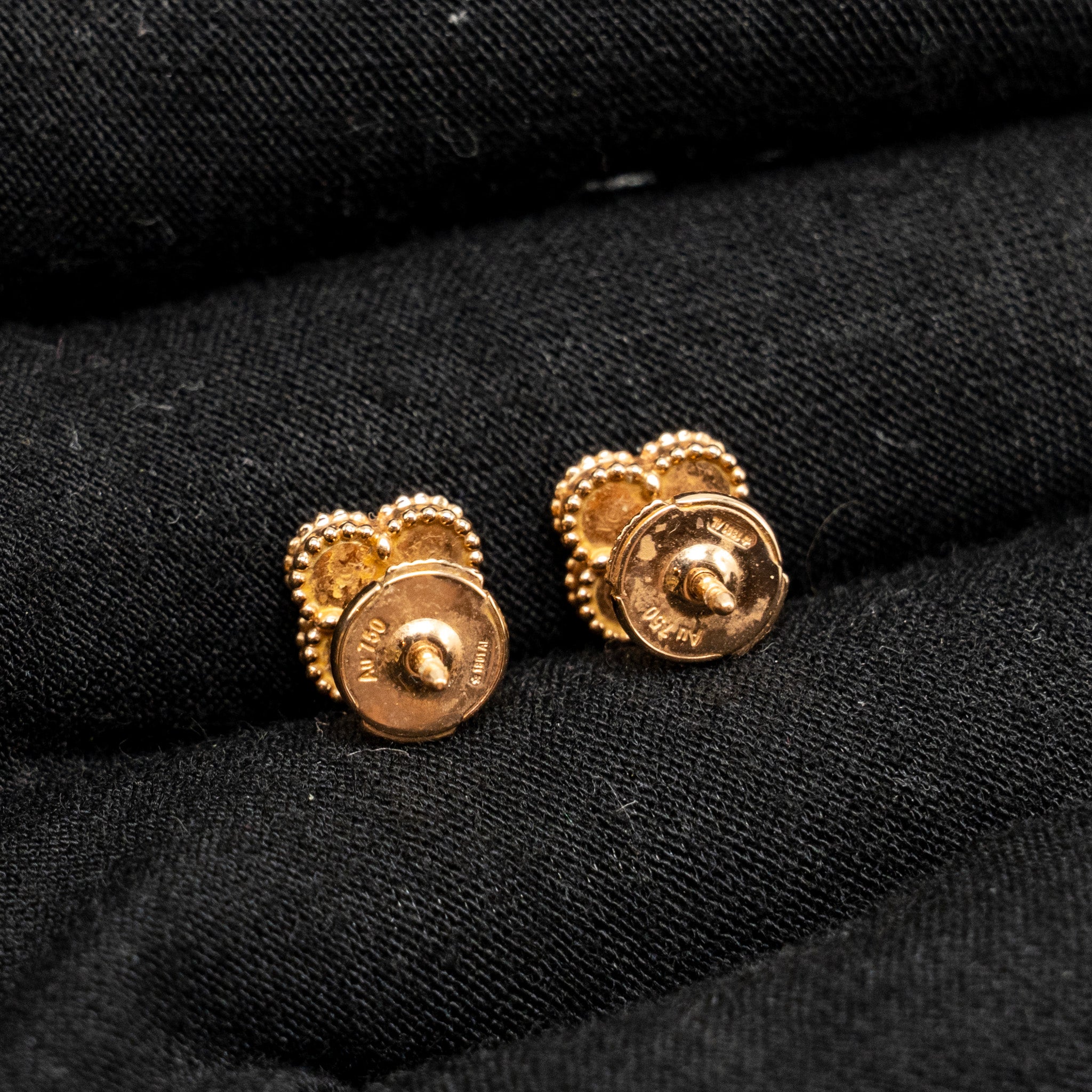 VAN CLEEF & ARPELS SWEET ALHAMBRA EARSTUDS ROSE GOLD, CARNELIAN