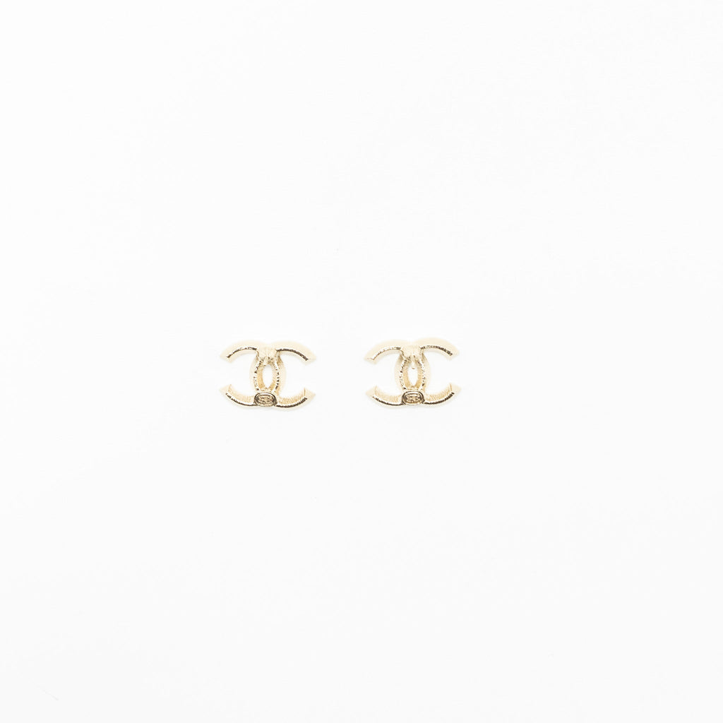 CHANEL CC LOGO EARRINGS LIGHT GOLD TONE WITH CRYSTAL