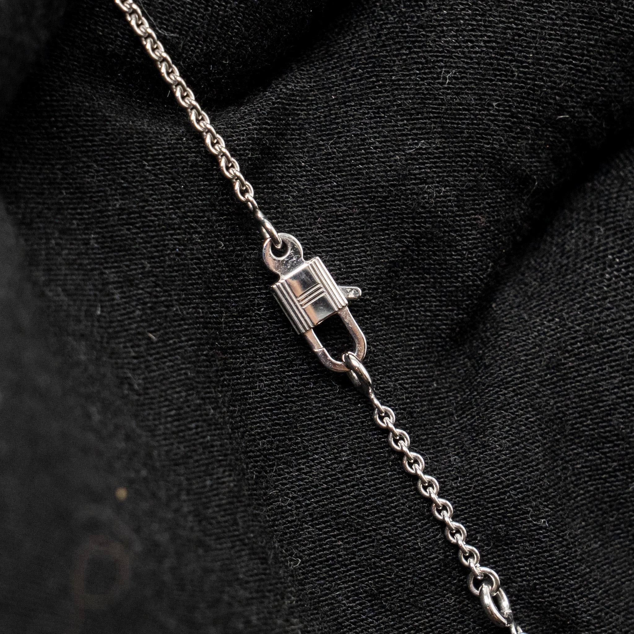 HERMES KELLY CADENAS PENDANT WHITE GOLD DIAMONDS