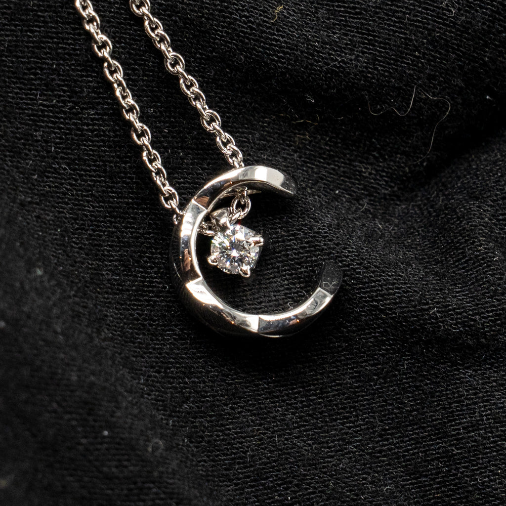 CHANEL COCO NECKLACE QUILTED MOTIF, 18K WHITE GOLD, DIAMONDS