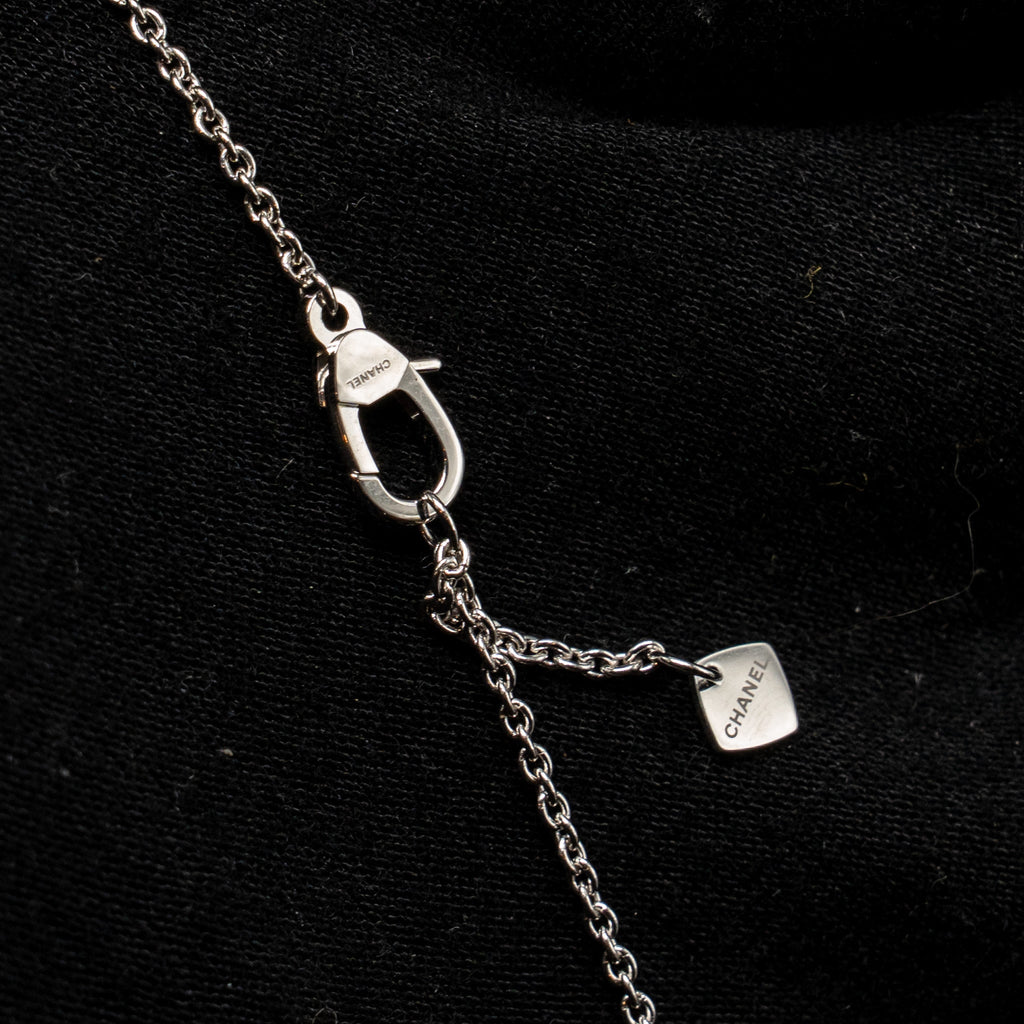 CHANEL COCO NECKLACE QUILTED MOTIF, 18K WHITE GOLD, DIAMONDS