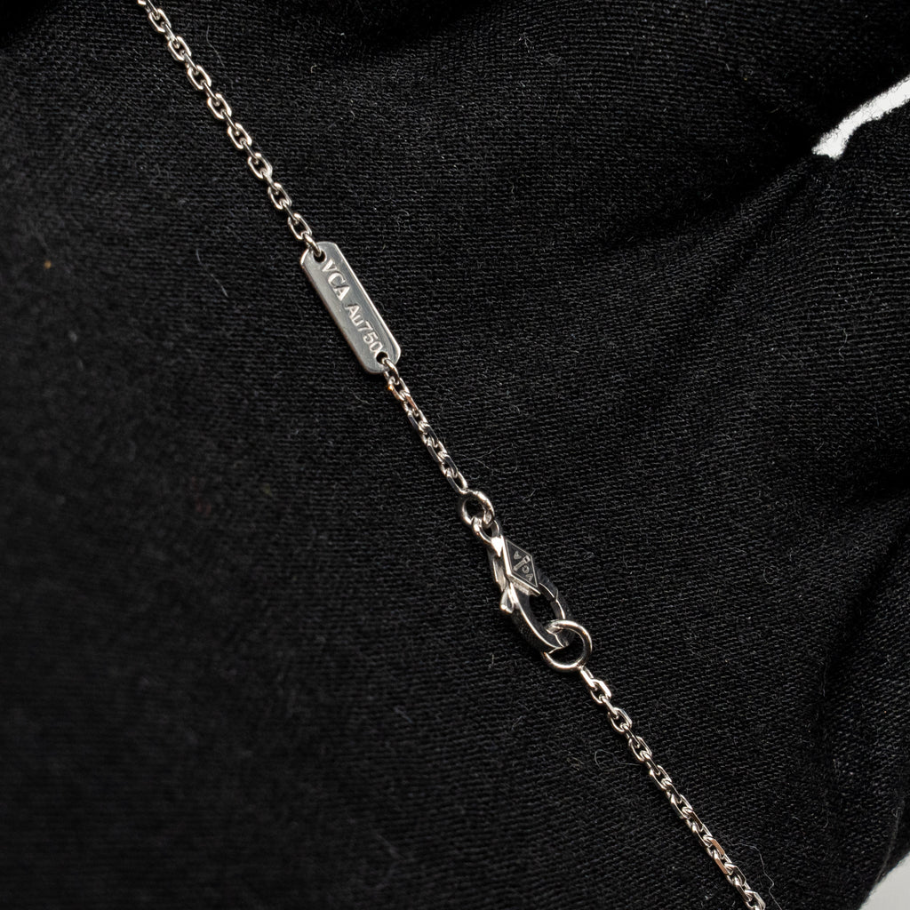 VAN CLEEF & ARPELS VINTAGE ALHAMBRA PENDANT GUILLOCHE WHITE GOLD