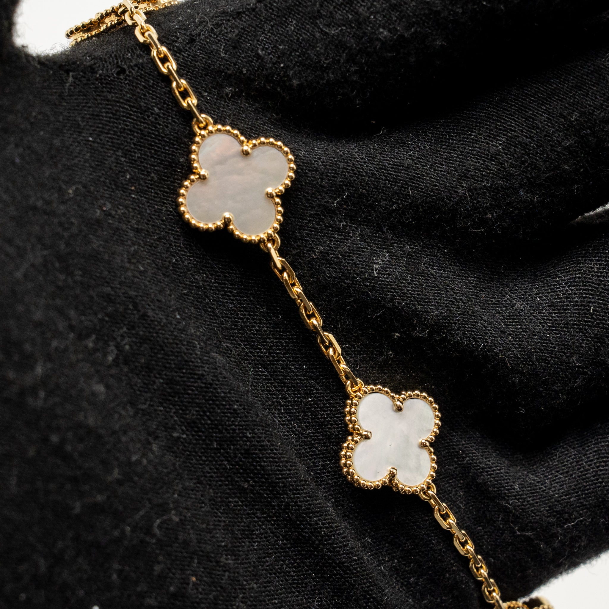VAN CLEEF & ARPELS VINTAGE ALHAMBRA 5 MOTIF BRACELET YELLOW GOLD / WHITE MOTHER OF PEARL