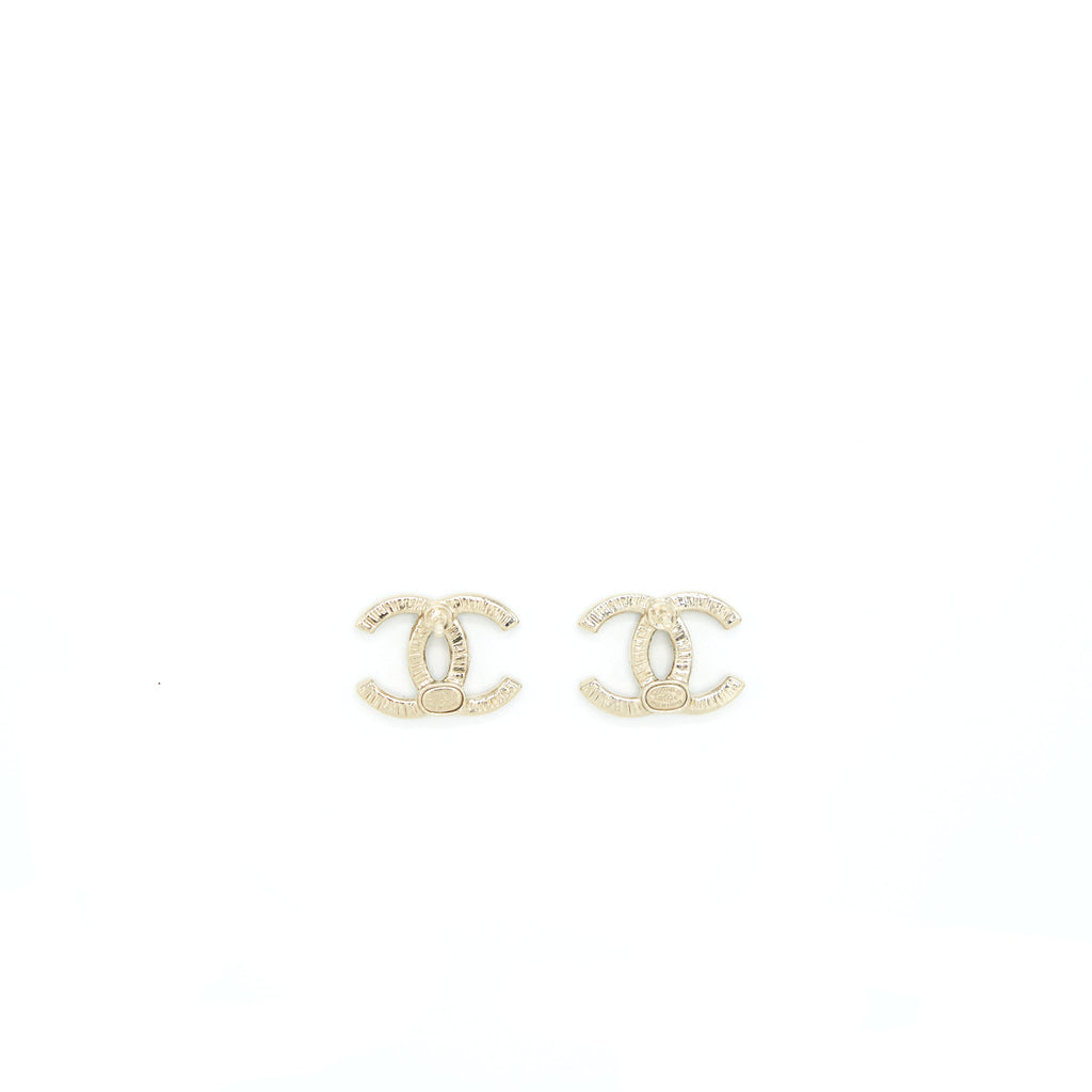 CHANEL CC LOGO BLACK AND GOLD EARRINGS