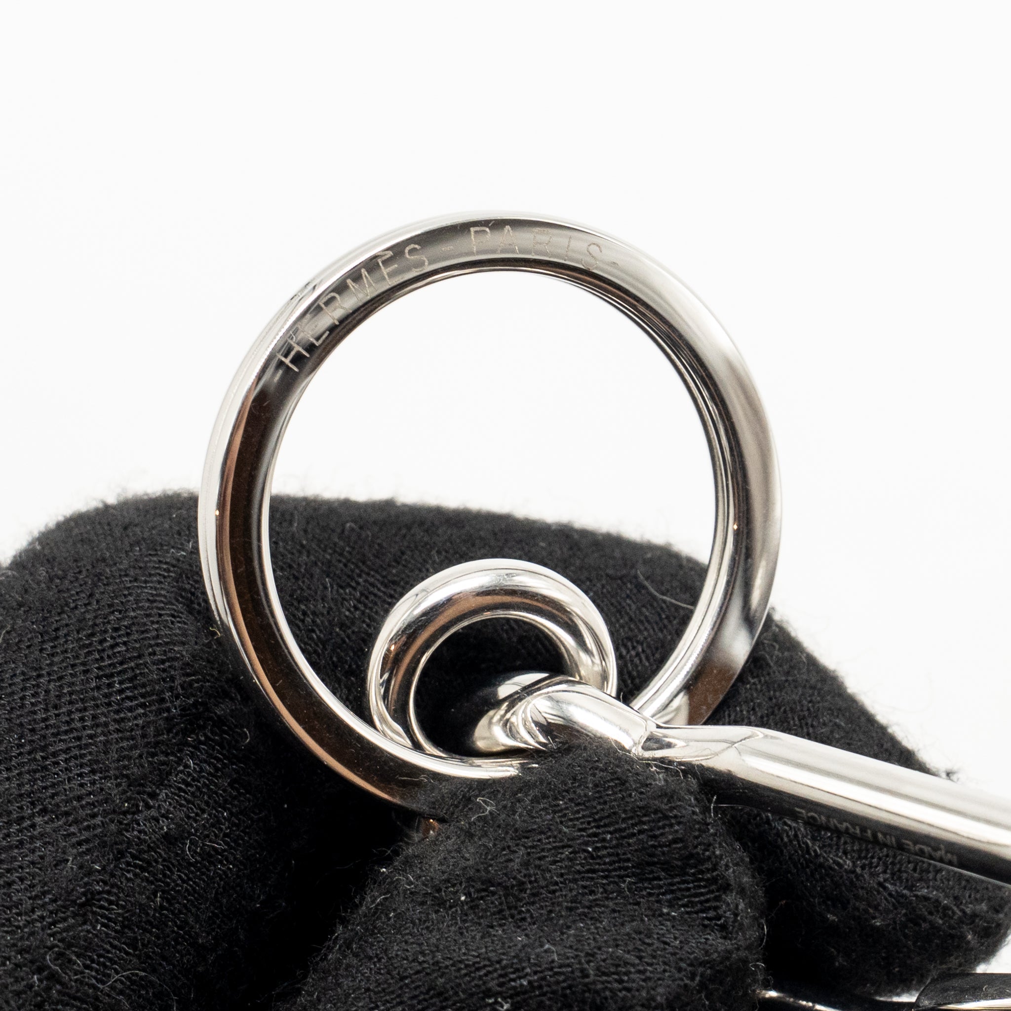 HERMES CLE CHEVAL SNAP HOOK NECKLACE CALFSKIN/METAL BLACK SHW