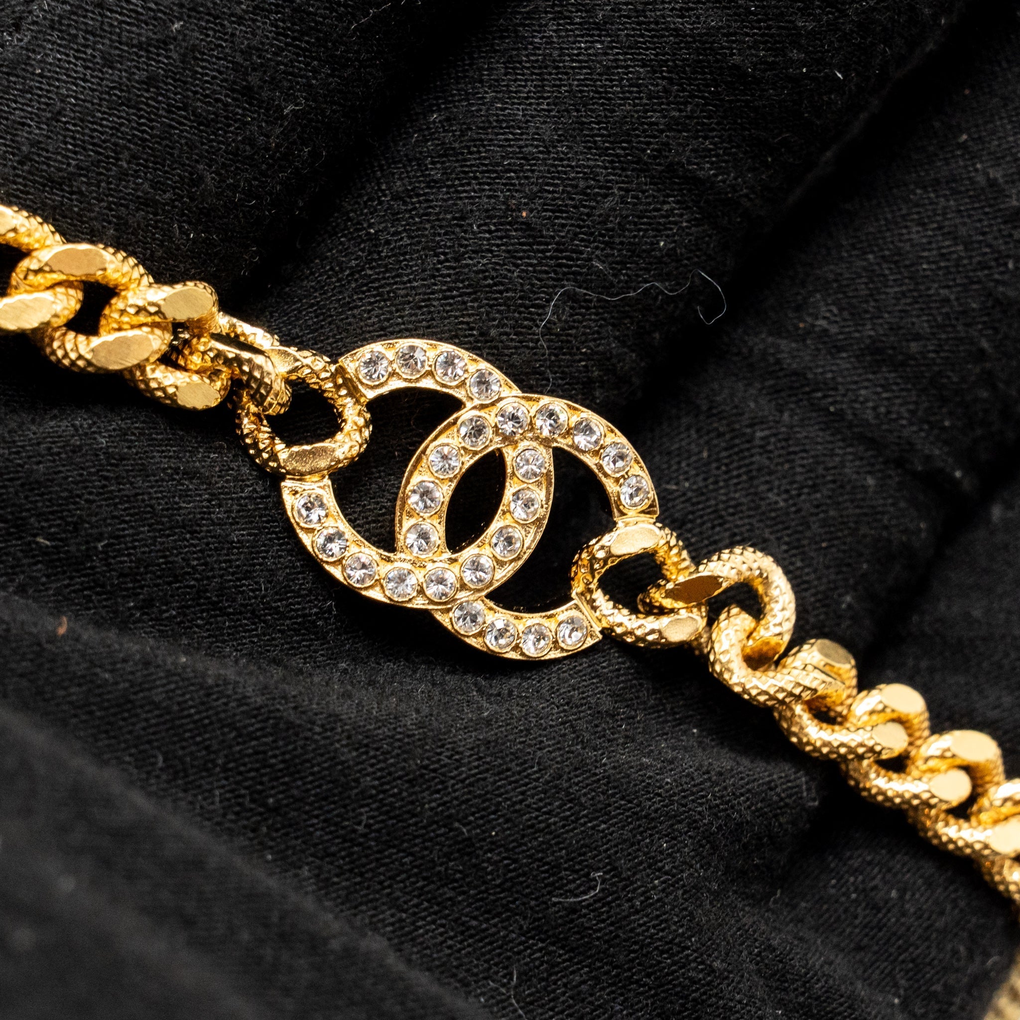 CHANEL CC CHOCKER/NECKLACE CRYSTAL GOLD TONE