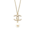 CHANEL CC LOGO NECKLACE WITH PEARL