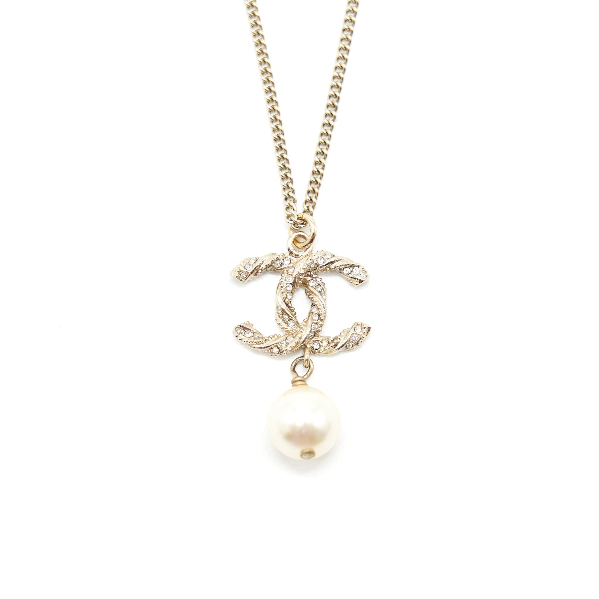 CHANEL CC LOGO NECKLACE WITH PEARL