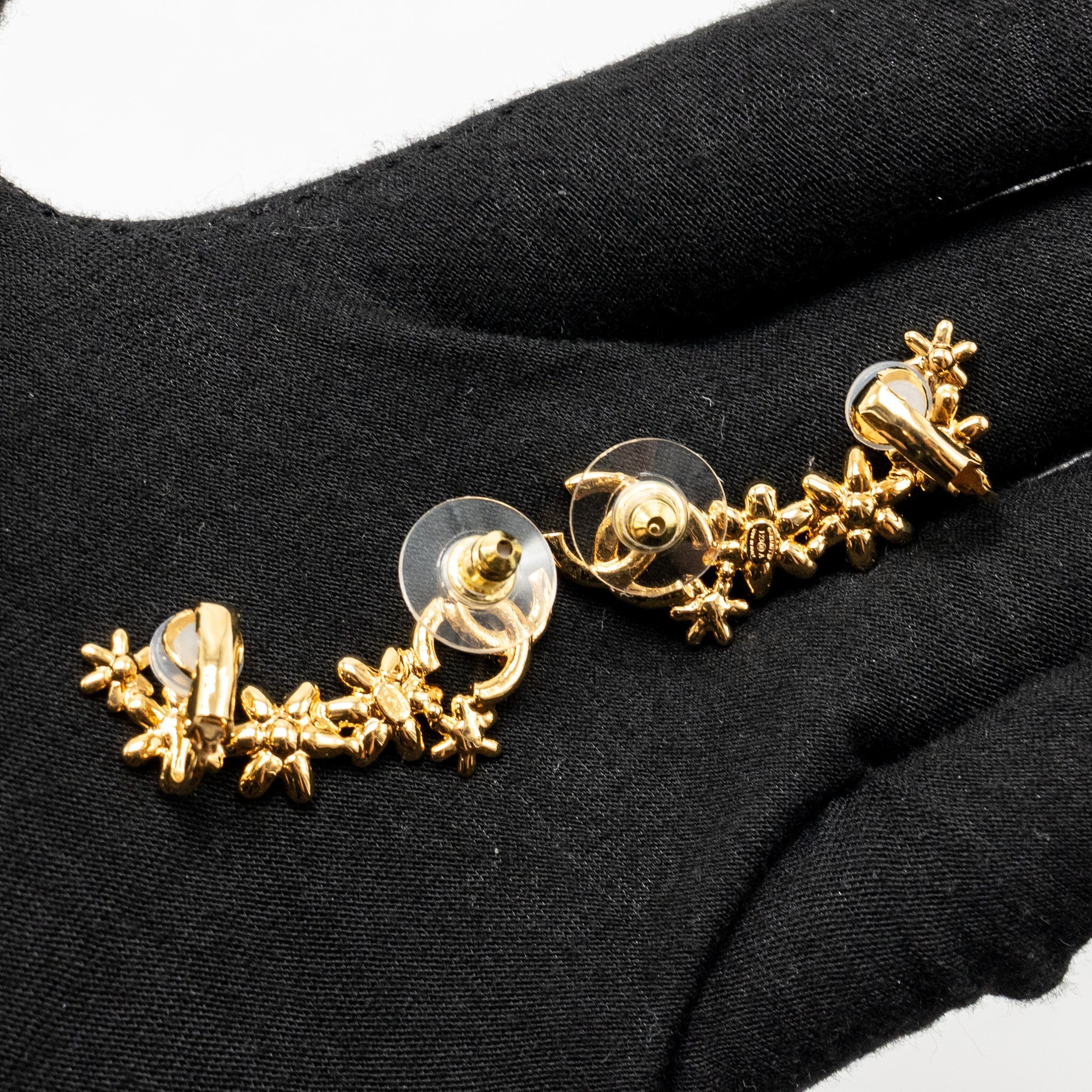 CHANEL CRYSTAL CC LOGO/CAMELLIA EARRINGS GOLD TONE