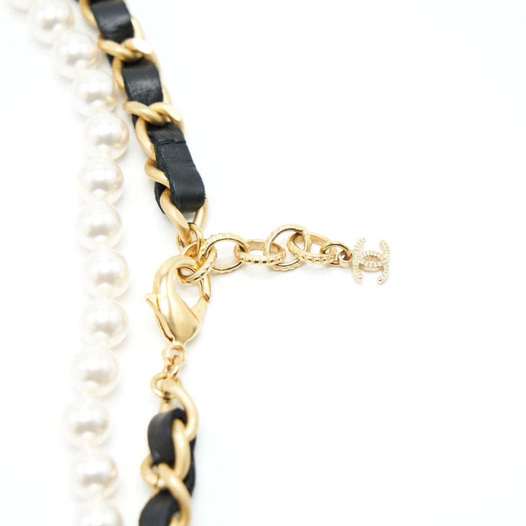 CHANEL CHAIN AND PEARL LONG NECKLACE