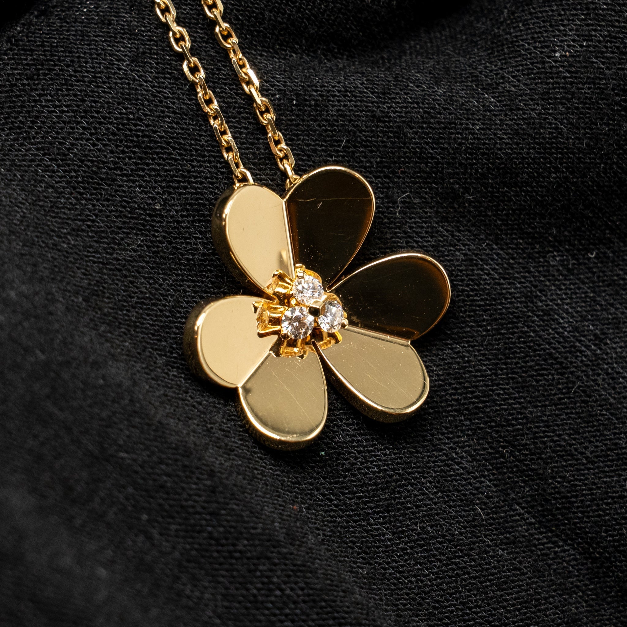 VAN CLEEF & ARPELS FRIVOLE PENDANT YELLOW GOLD DIAMONDS