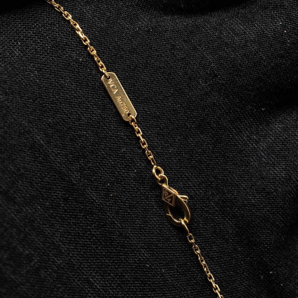VAN CLEEF & ARPELS VINTAGE ALHAMBRA PENDANT YELLOW GOLD, ONYX