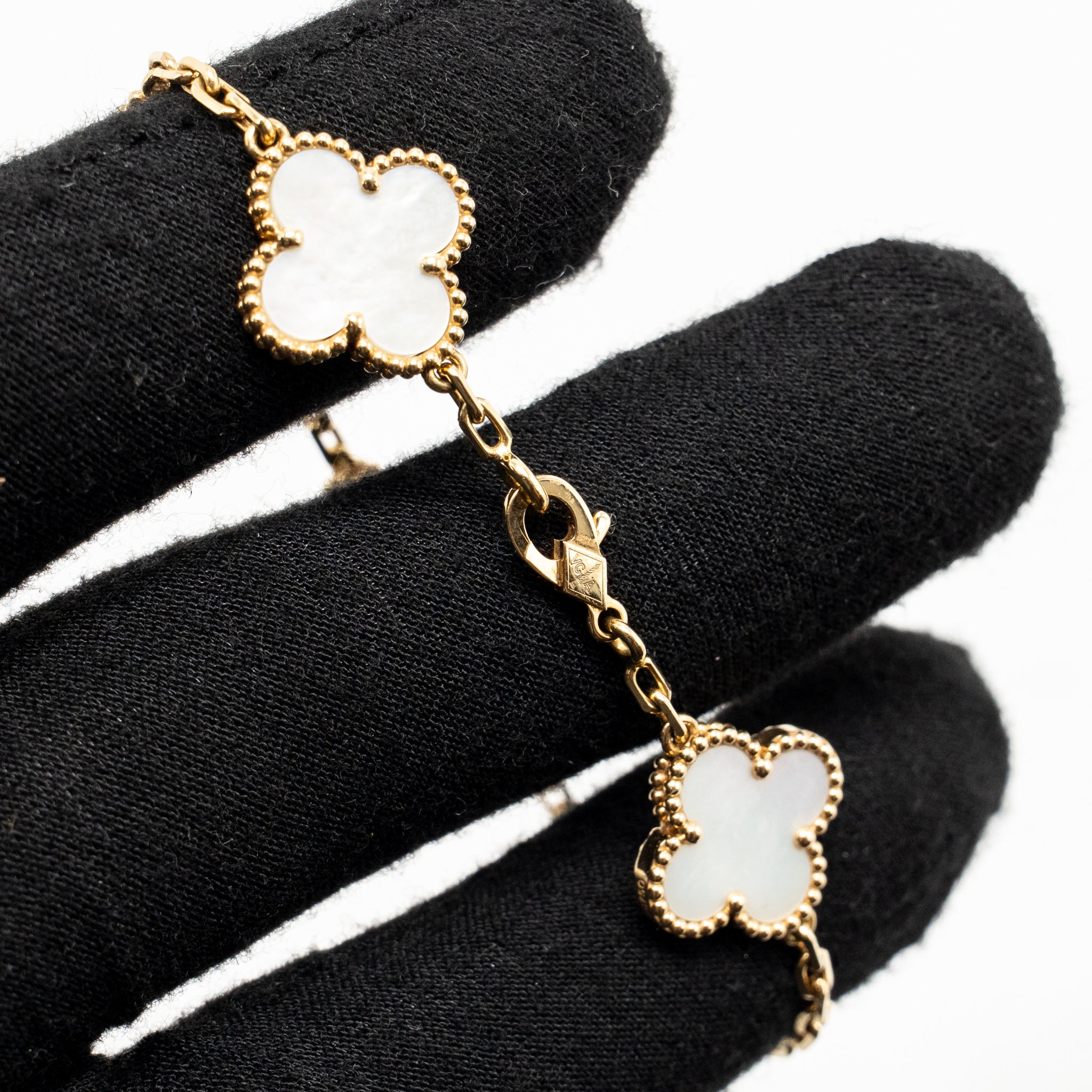 VAN CLEEF & ARPELS VINTAGE ALHAMBRA BRACELET 5 MOTIFS YELLOW GOLD, MOTHER OF PEARL