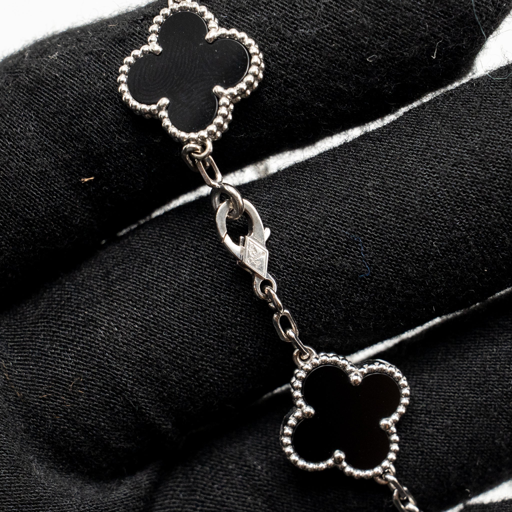 VAN CLEEF & ARPELS VINTAGE ALHAMBRA BRACELET 5 MOTIFS WHITE GOLD/DIAMONDS/ONYX
