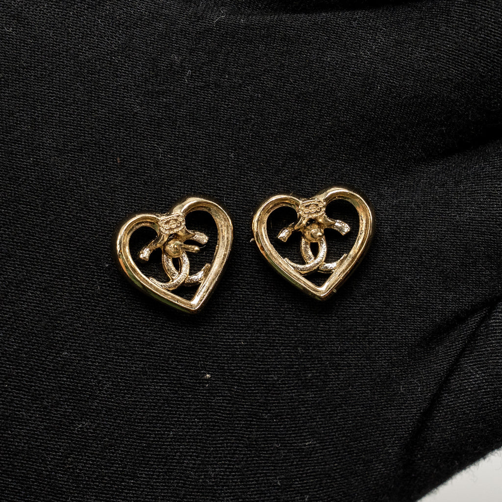 CHANEL HEART AND CC EARRINGS LIGHT GOLD TONE