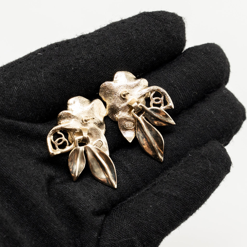 CHANEL LEAVES DROP CC CAMELLIA EARRINGS CRYSTAL LIGHT GOLD TONE