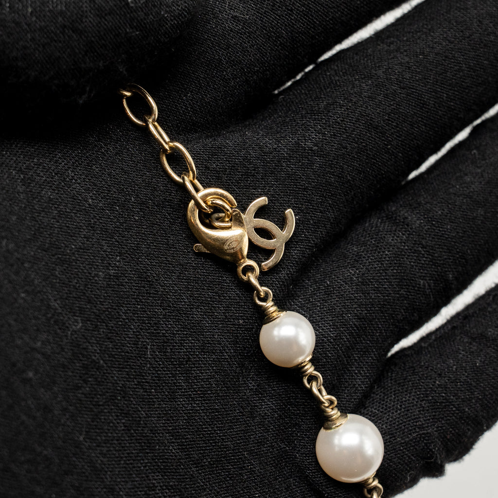 CHANEL CC DROP NECKLACE/CHOKER AND EARRINGS PEARL/CRYSTAL GOLD TONE (SELL IN SET)