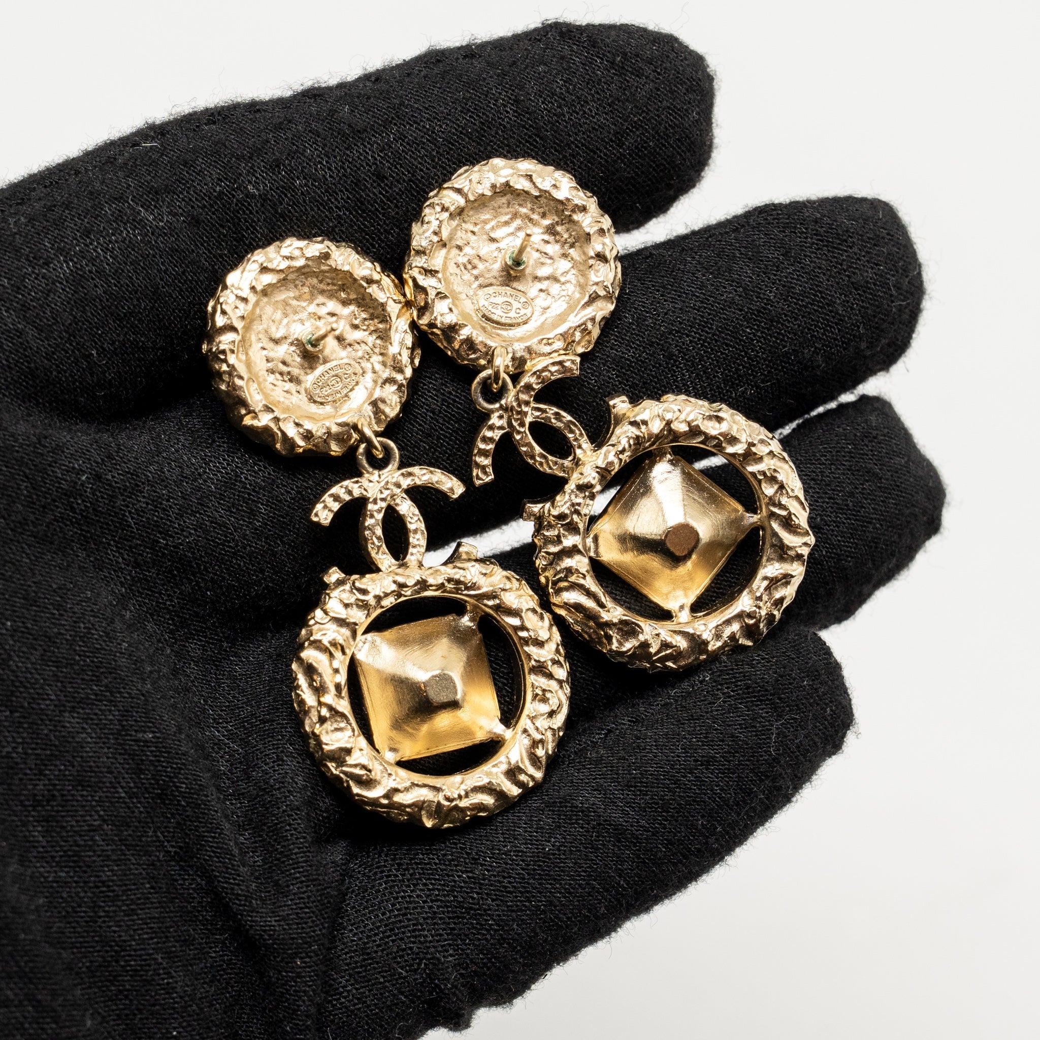 CHANEL CC DROP NECKLACE/CHOKER AND EARRINGS PEARL/CRYSTAL GOLD TONE (SELL IN SET)