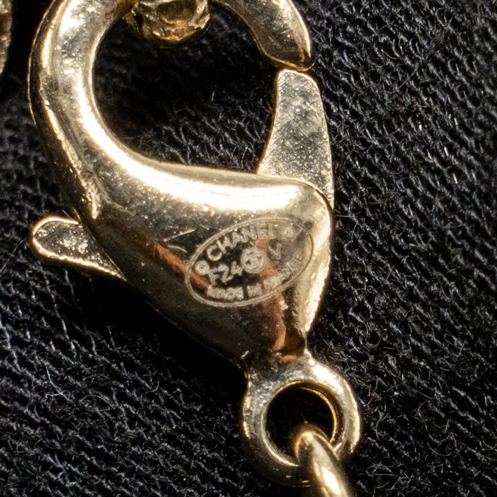 CHANEL CC PEARL AND COCO CHARM NECKLACE/CHOKER AND EARRINGS CRYSTAL GOLD TONE (SELL IN SET)