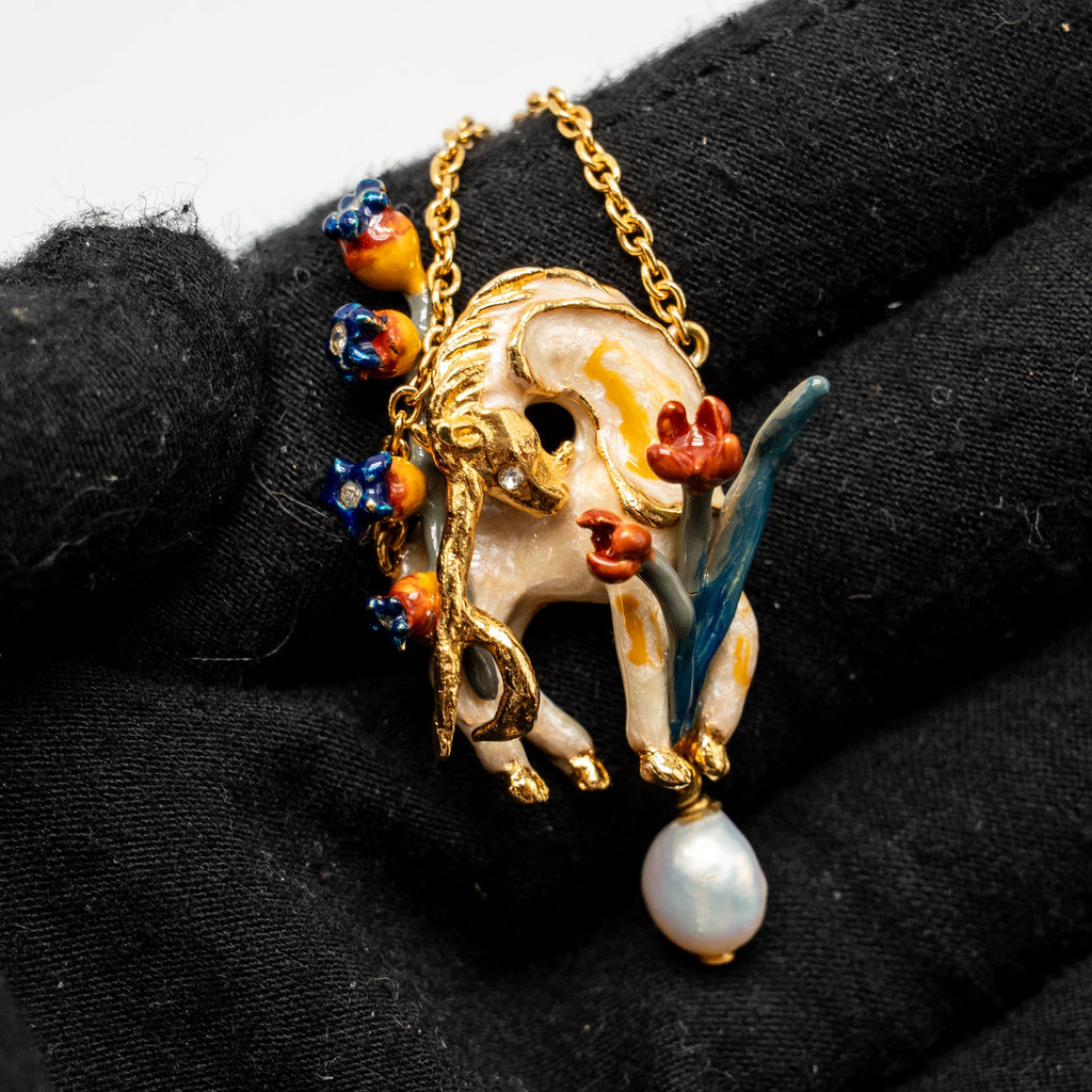 DIOR UNICORN AND FLOWERS DROP PEARL SINGLE EARRING GOLD TONE