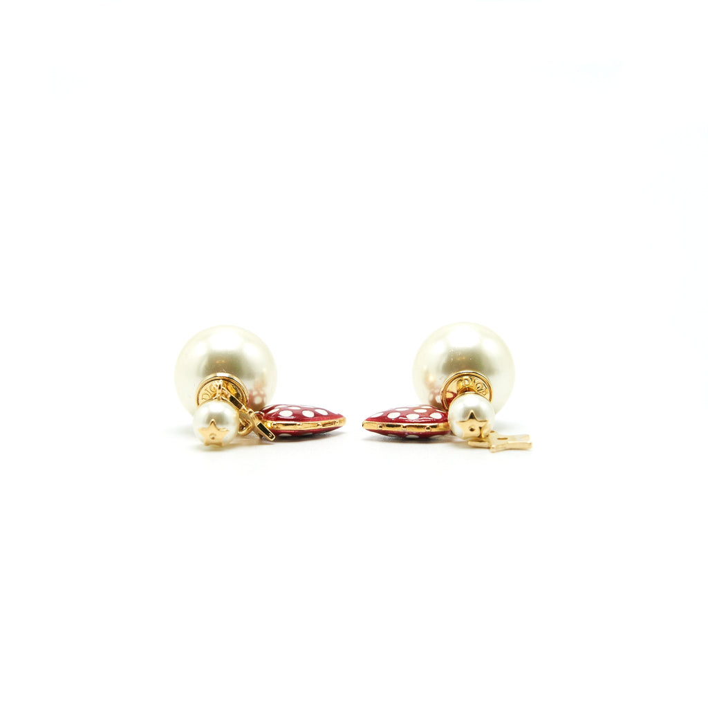 DIOR HEAT AND PEARL EARING