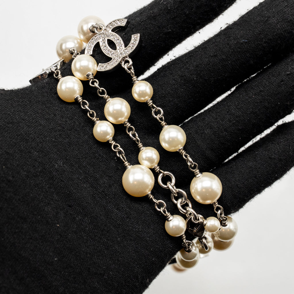 CHANEL PEARL AND CC WITH CRYSTAL LONG NECKLACE SILVER TONE