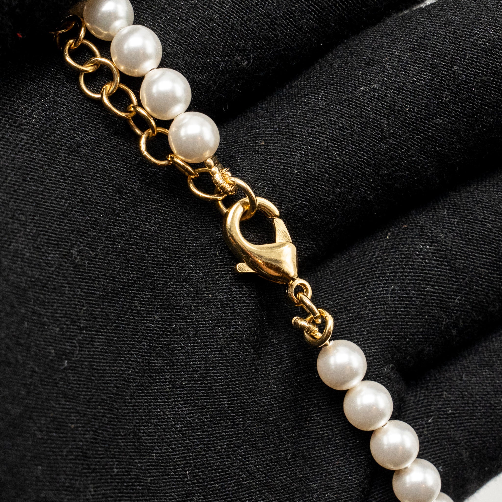 CHANEL 24S CC LOGO DROPPED/HEART/PEARL CHOCKER/NECKLACE GOLD TONE