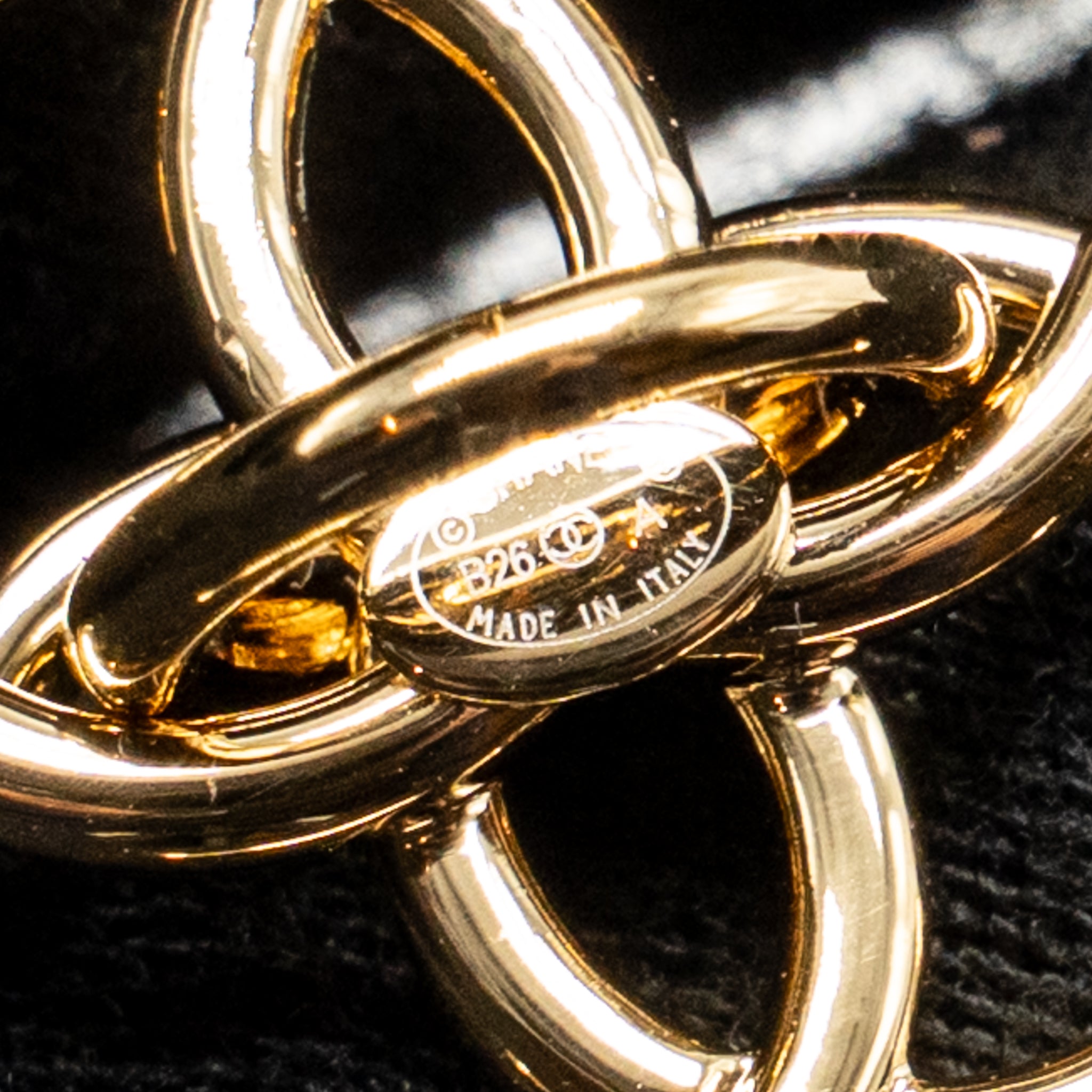 CHANEL 26A INTERLOCKING CC STUD EARRINGS GHW