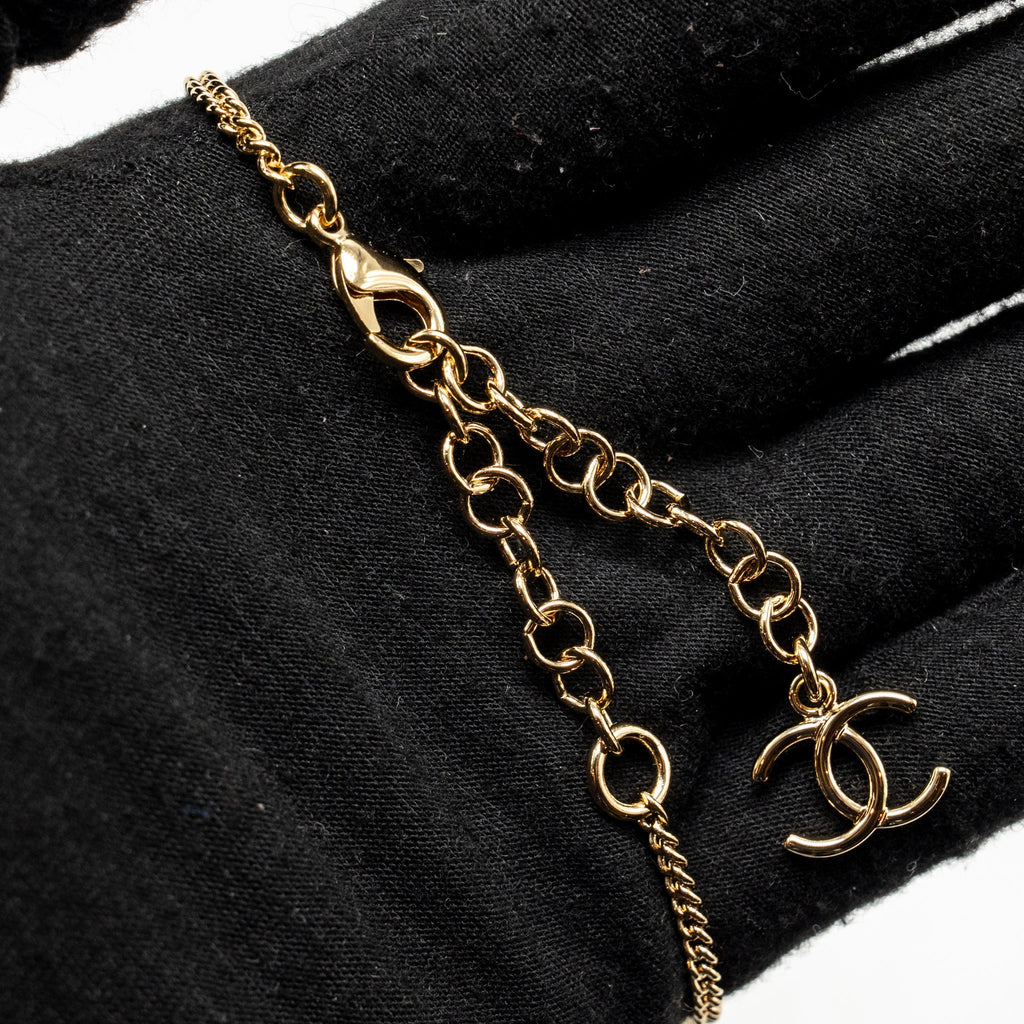 CHANEL 26A INTERLOCKING CC PENDANT NECKLACE GHW