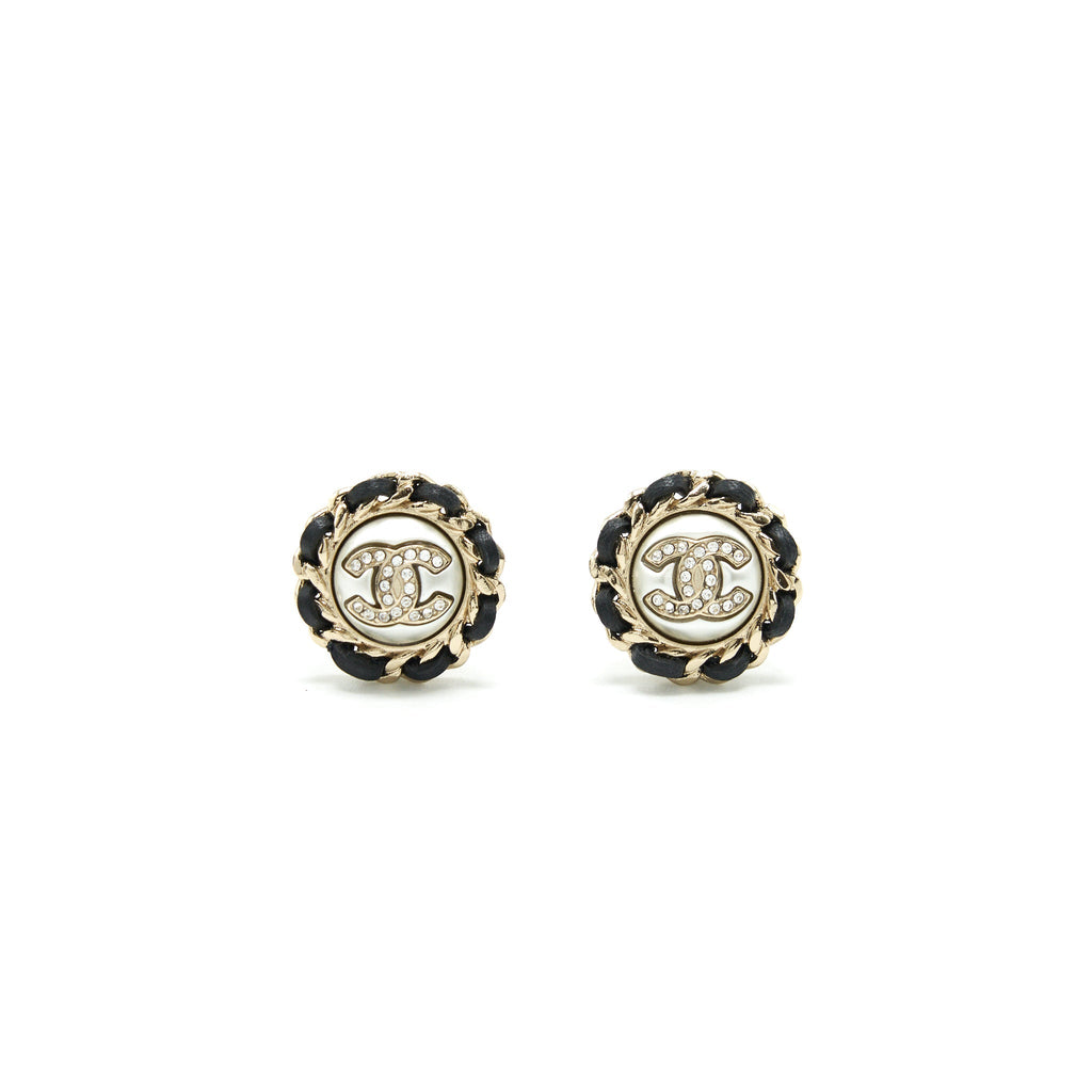 CHANEL 22P ROUND EAR CLIP LGHW