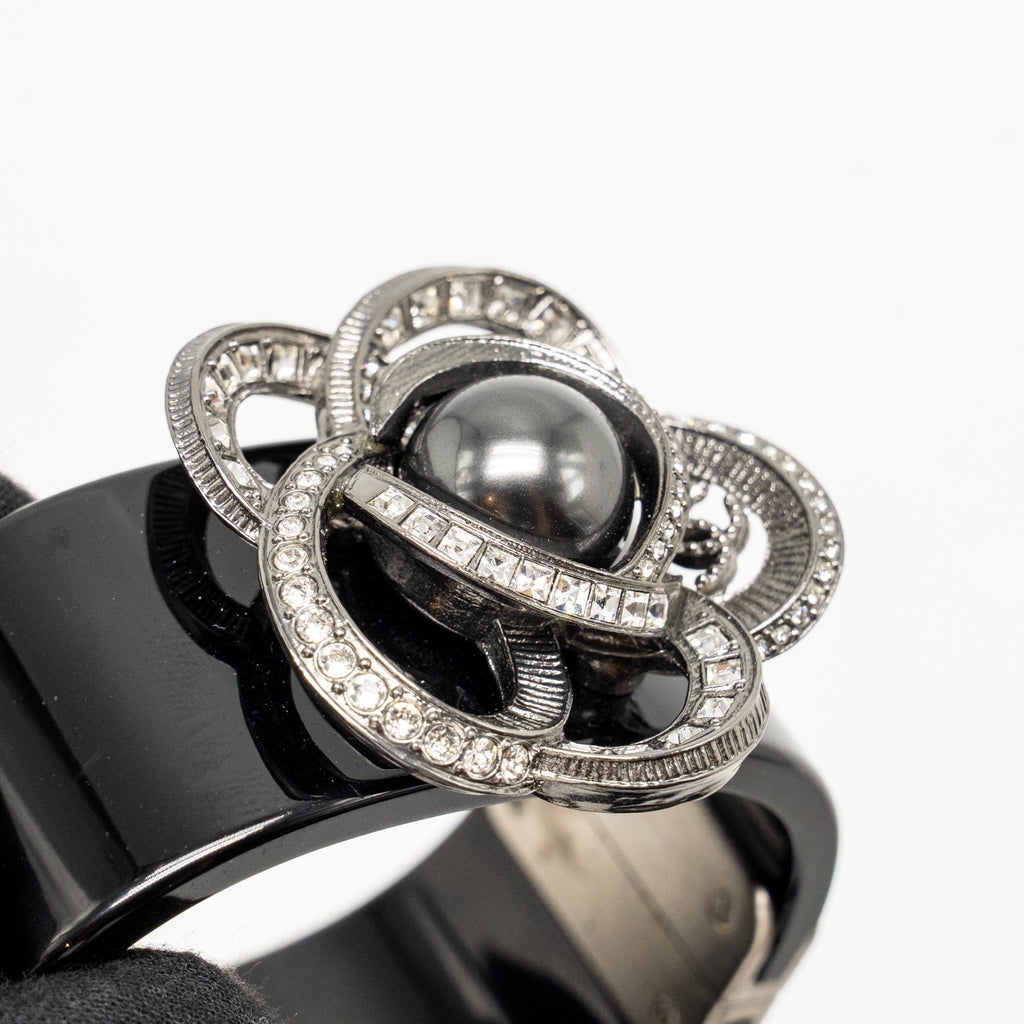 CHANEL CAMELLIA WIDE CUFF BRACELET PEARL/CRYSTAL/RESIN BLACK SILVER TONE