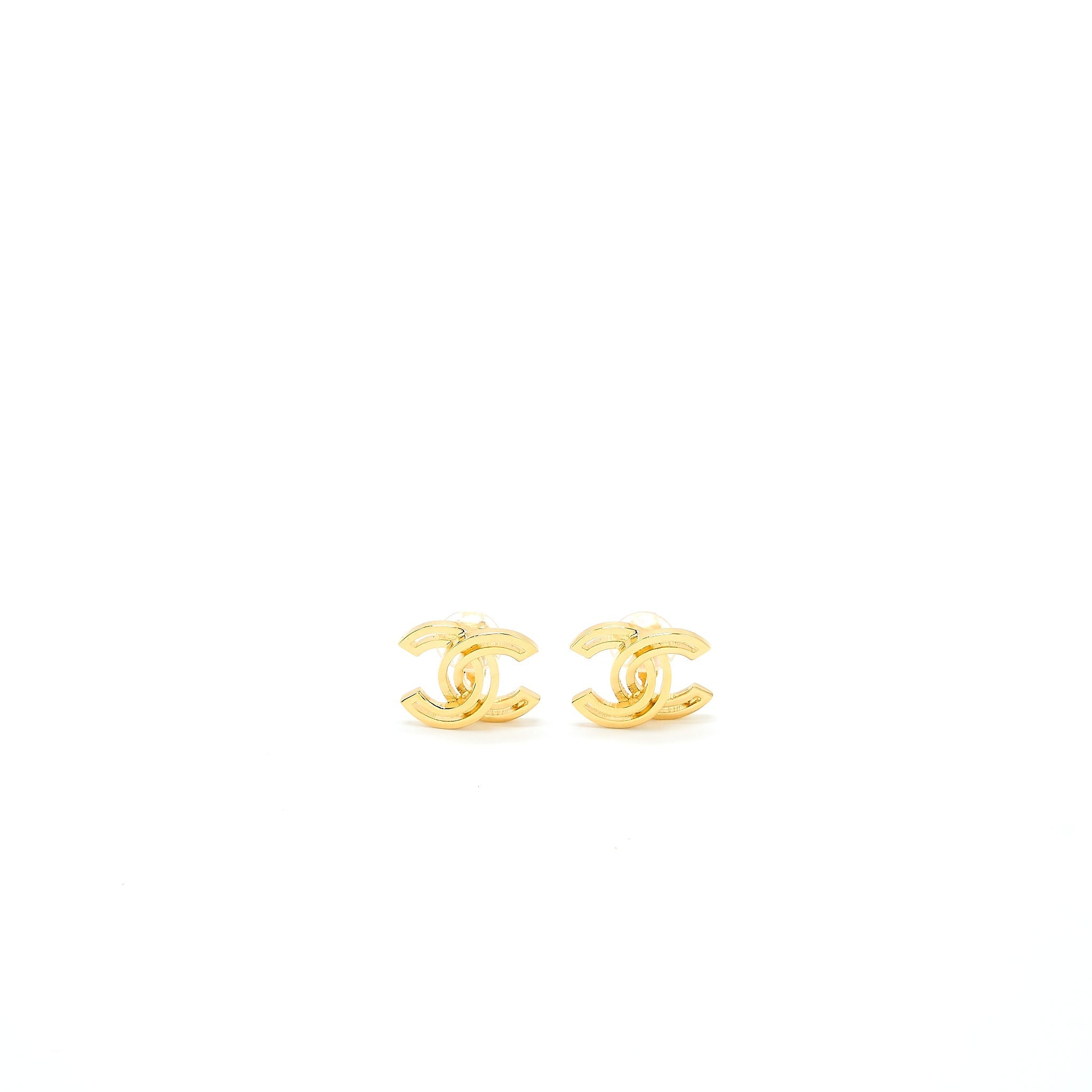 CHANEL CC LOGO EAR CLIP GOLD TONE