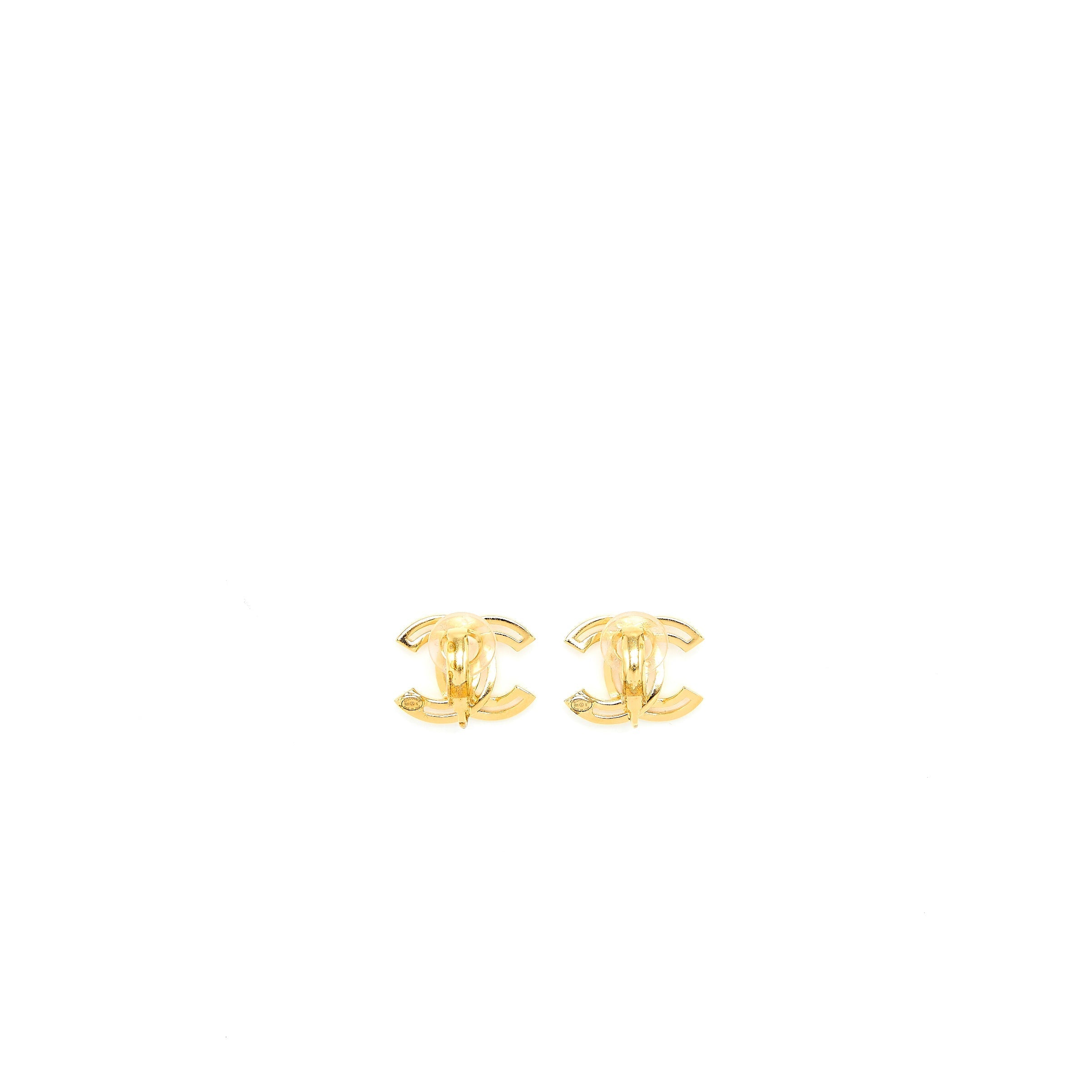 CHANEL CC LOGO EAR CLIP GOLD TONE
