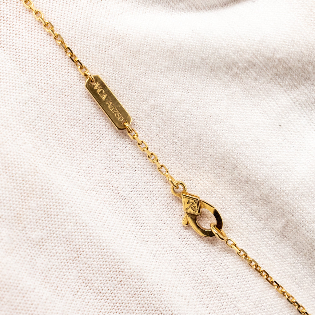 VAN CLEEF & ARPELS VINTAGE ALHAMBRA PENDANT CARNELIAN YELLOW GOLD