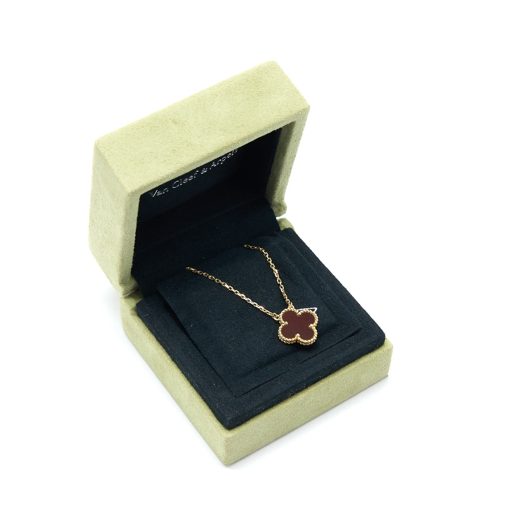 VAN CLEEF & ARPELS VINTAGE ALHAMBRA PENDANT CARNELIAN YELLOW GOLD