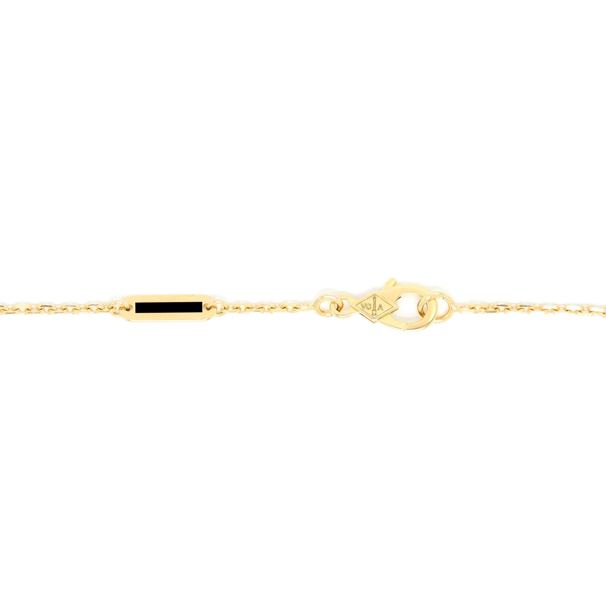 VAN CLEEF & ARPELS VINTAGE ALHAMBRA PENDANT CARNELIAN YELLOW GOLD