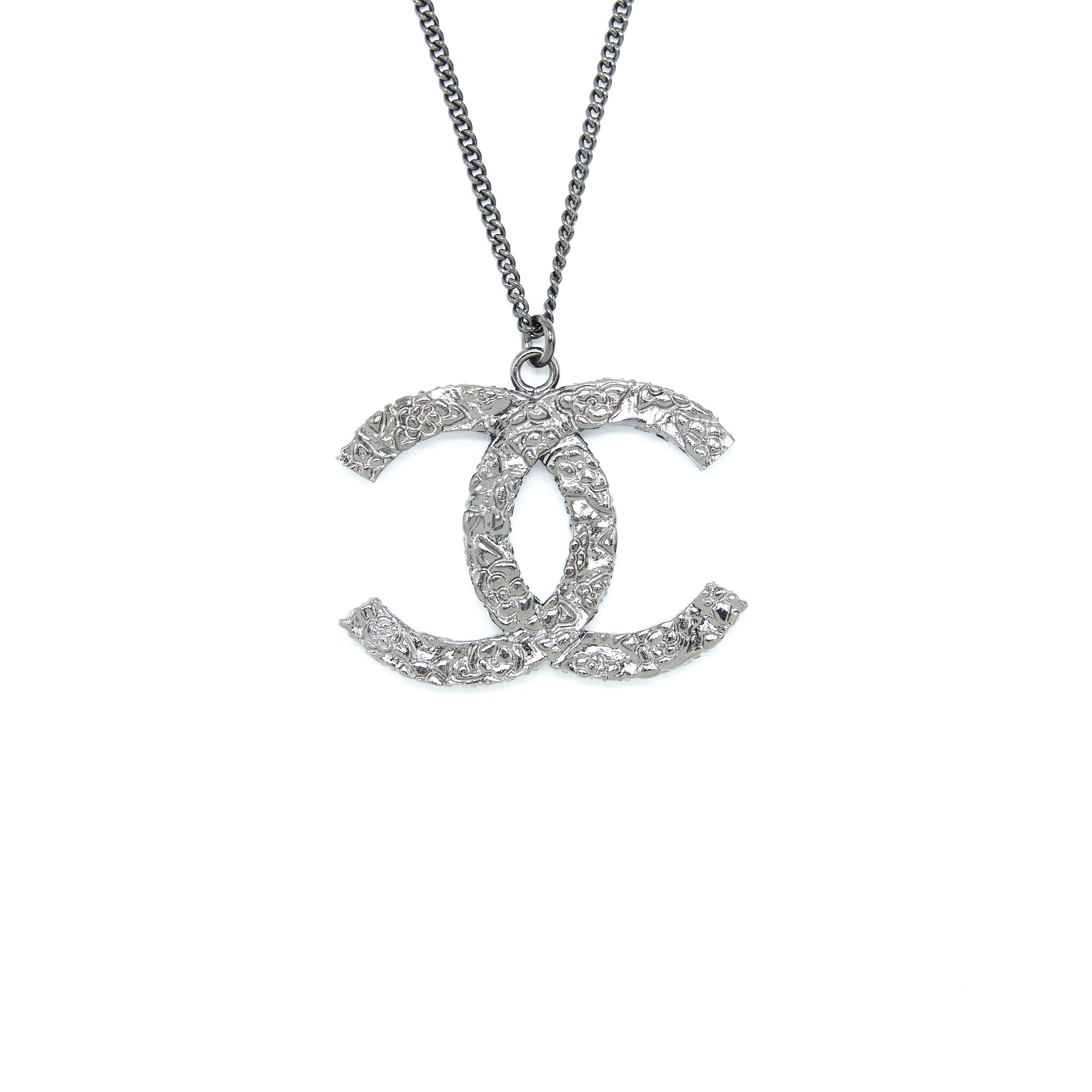 CHANEL DETAILED CC LOGO NECKLACE CRYSTAL DARK GREY TONE