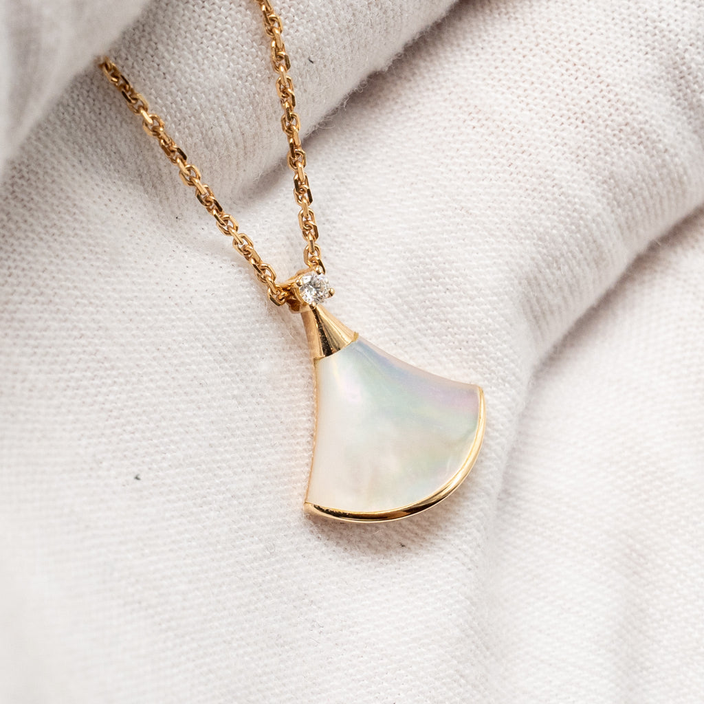 BVLGARI DIVAS’ DREAM NECKLACE ROSE GOLD/MOTHER-OF-PEARL/DIAMOND