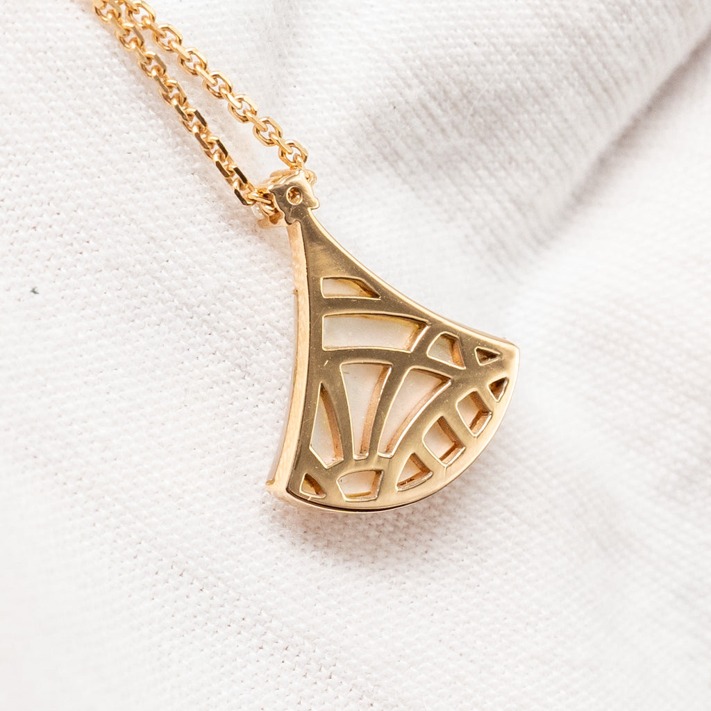 BVLGARI DIVAS’ DREAM NECKLACE ROSE GOLD/MOTHER-OF-PEARL/DIAMOND