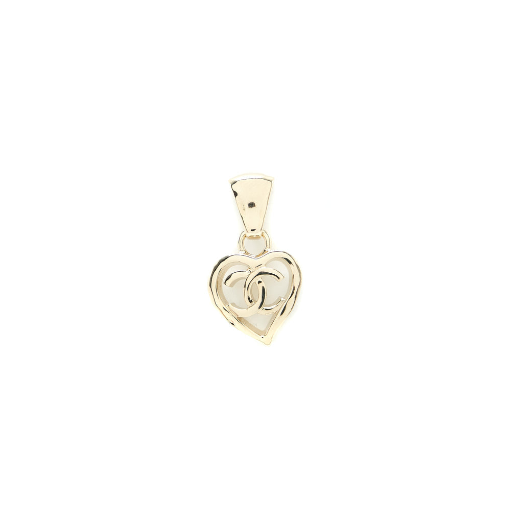 CHANEL HEART SHAPE DROPPED EARRING LIGHT GOLD TONE