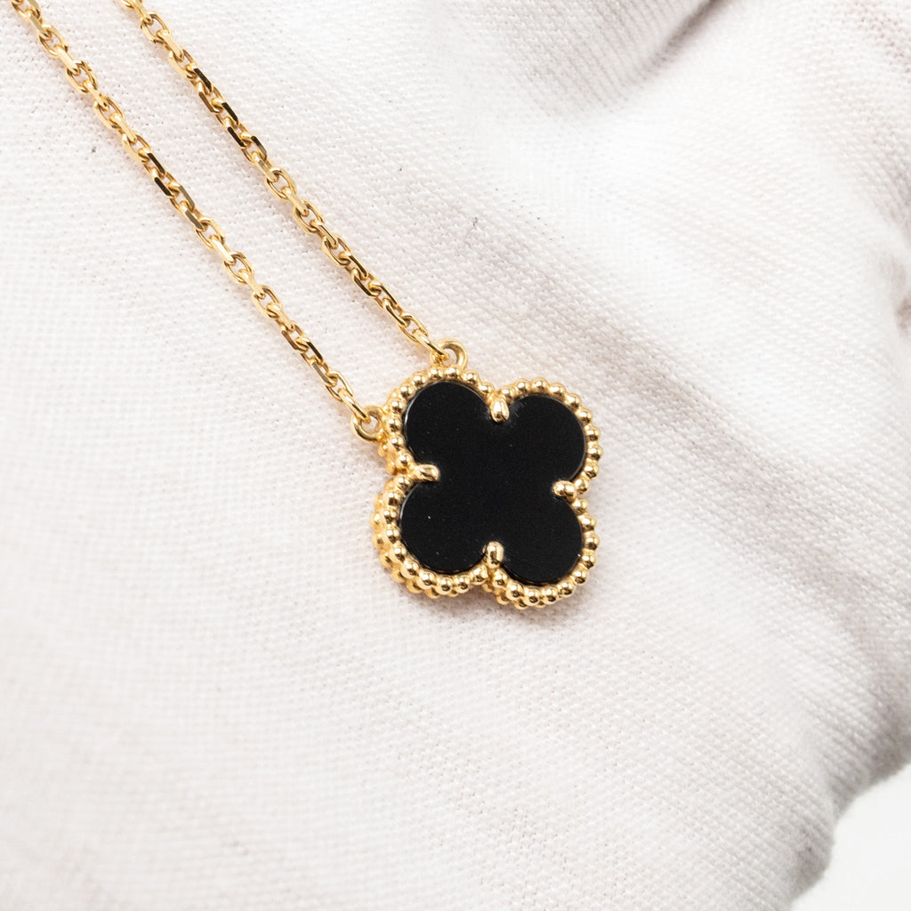 VAN CLEEF & ARPELS VINTAGE ALHAMBRA PENDANT ONYX YELLOW GOLD