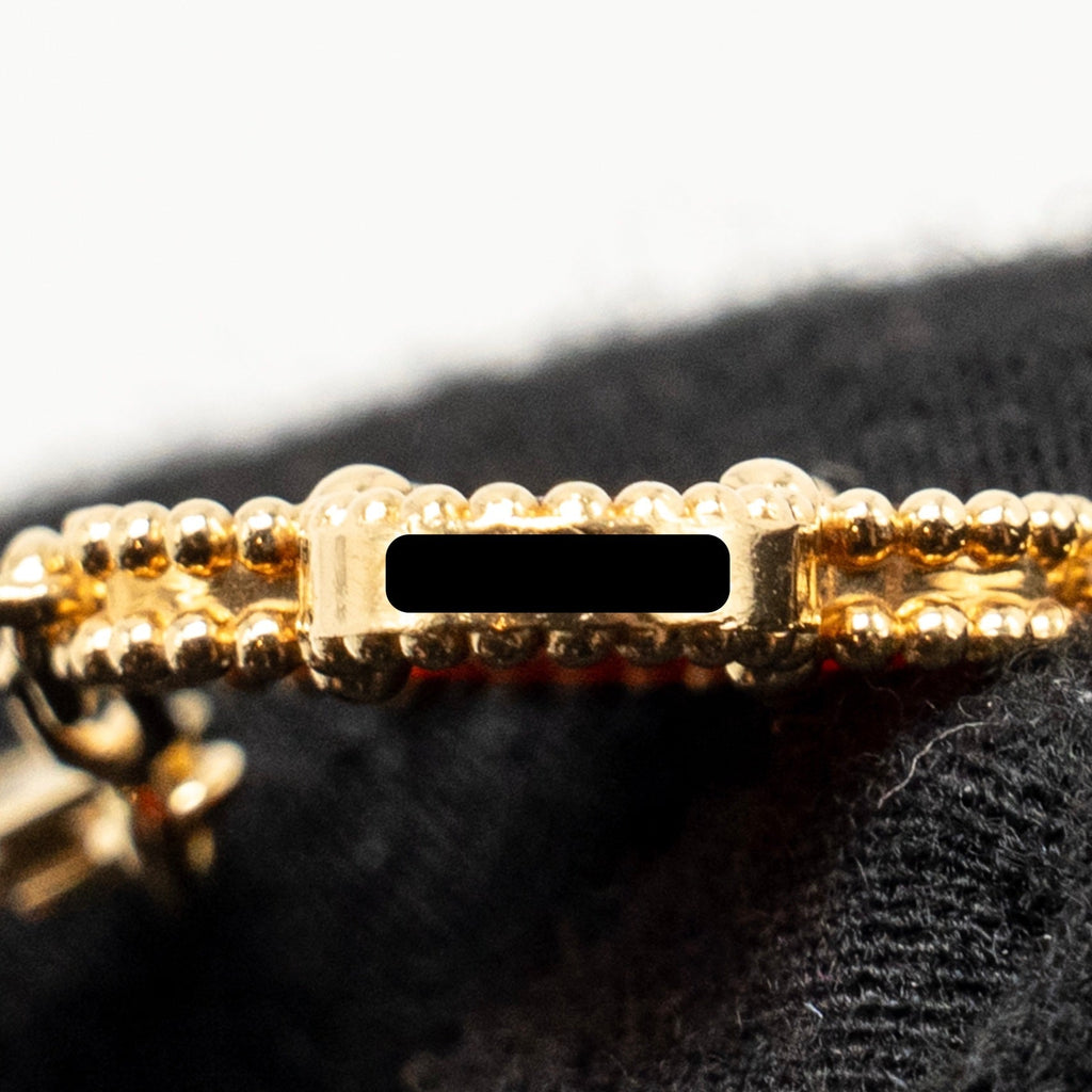 VAN CLEEF & ARPELS VINTAGE ALHAMBRA 5 MOTIF BRACELET, YELLOW GOLD, CARNELIAN