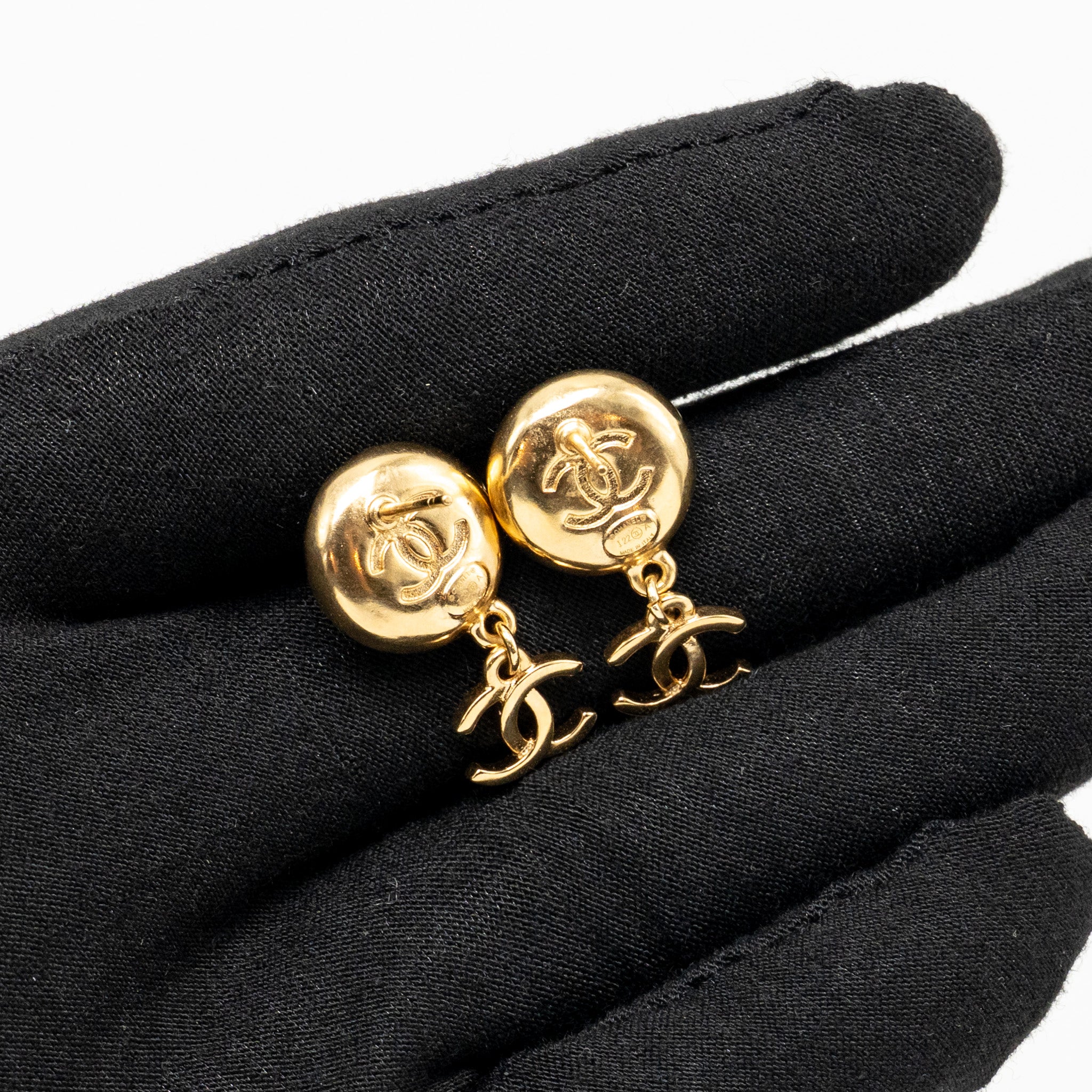 CHANEL ROUND CAMELLIA CC DROP EARRINGS BLACK LEATHER GOLD TONE