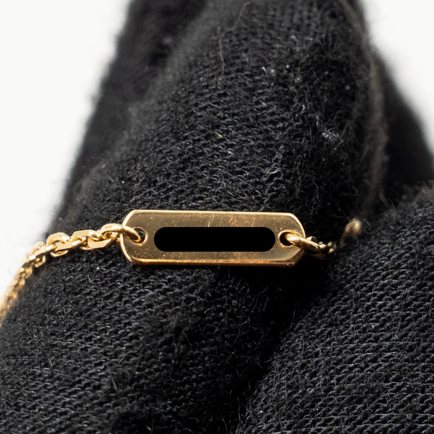 VAN CLEEF AND ARPELS VINTAGE ALHAMBRA PENDANT YELLOW GOLD