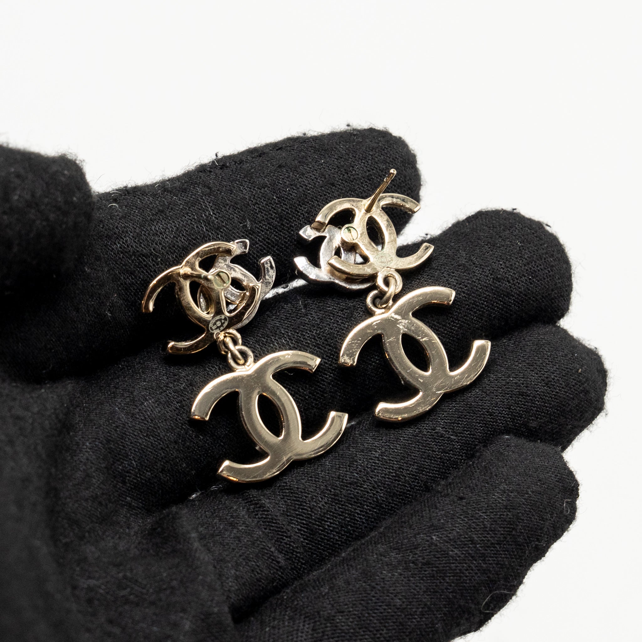 CHANEL TRIPLE CC LOGO EARRINGS LIGHT GOLD TONE
