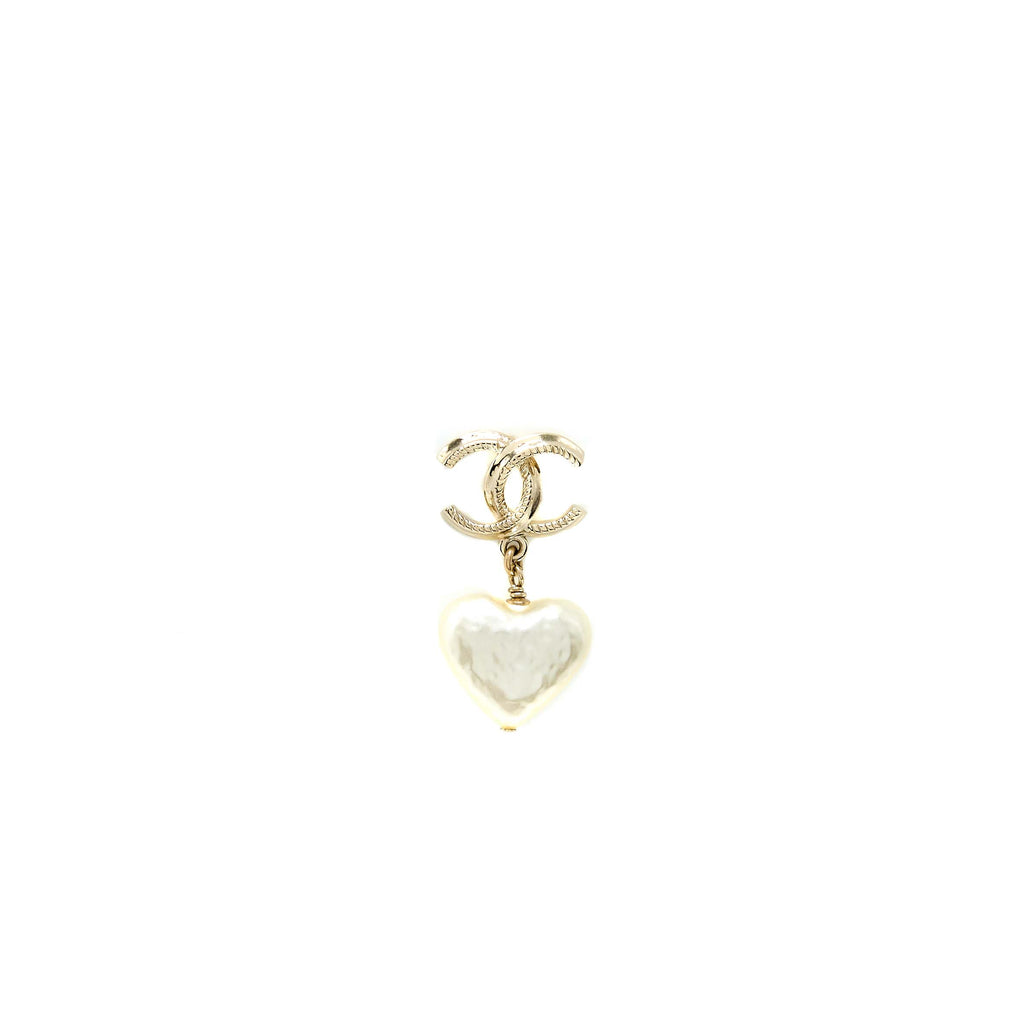 CHANEL CC LOGO/HEART DROP EARRING LIGHT GOLD TONE